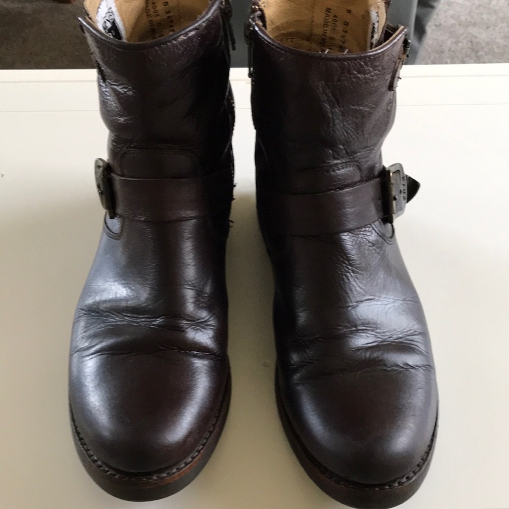 Frye Veronica 6" boots- dark brown